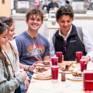 Delicious Tapas Tour in Triana & Flamenco Show Finale